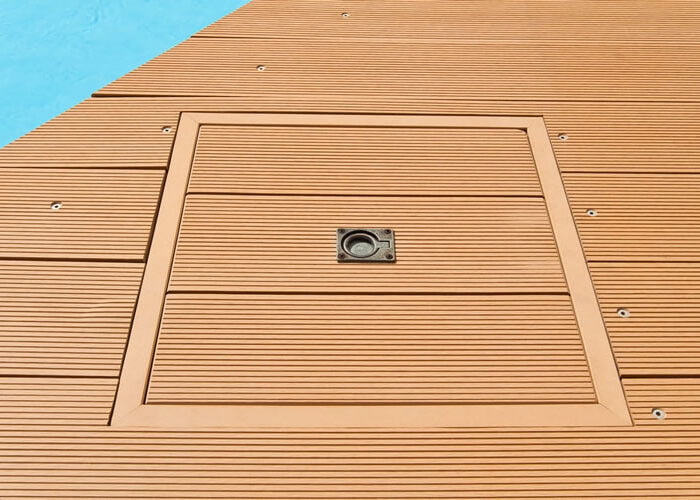 pavimentazione in legno per piscina